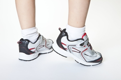 איך לבחור נעלי ספורט לילדים?